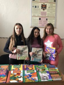 Gimnaziul Coteala a beneficiat de un set de carte în limba engleză din partea Centrului Educațional AISE